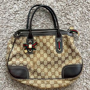 Small Gucci handbag